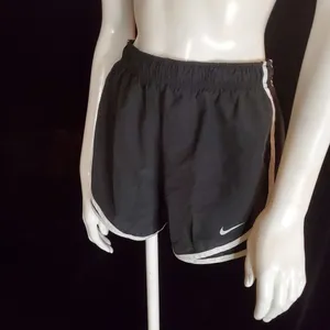 Nike Dri-Fit Black & White Shorts (S) thumbnail 3