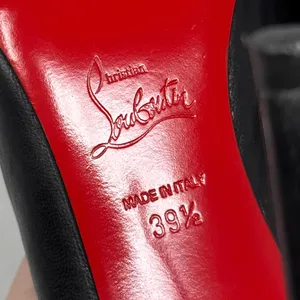 Christian Louboutin Vintage Y2K Yousra 100 Leather Notched Vamp Pump Heels Black thumbnail 12