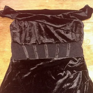 WINDSOR Elegant Black Off-Shoulder Home Coming Dress Size Small thumbnail 4