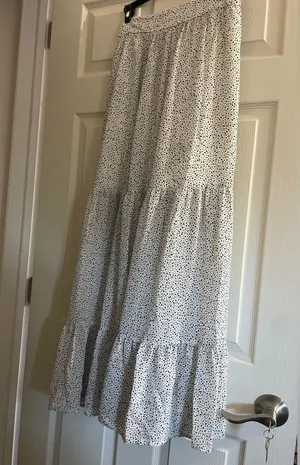 H&M Polka Dot/Speckled Maxi Skirt - black&white size 4 thumbnail 1