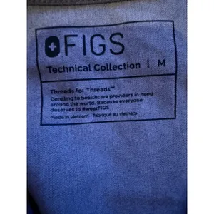 FIGS Technical Collection Casma Scrub‎ Top Women's Medium Graphite Gray thumbnail 3