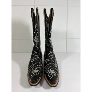 Olivia Bennett Twisted X Women Black Cream Rose Floral Western Boots WSO0026 8 B thumbnail 12