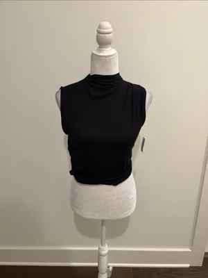 New with Tags Old Navy Fitted Mock Neck Cropped Top Sz M thumbnail 2