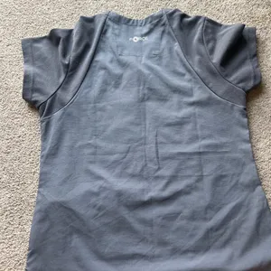 Carhartt scrubs size small!  thumbnail 6