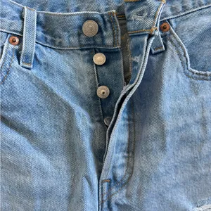 Levi's Women’s distressed shorts thumbnail 3