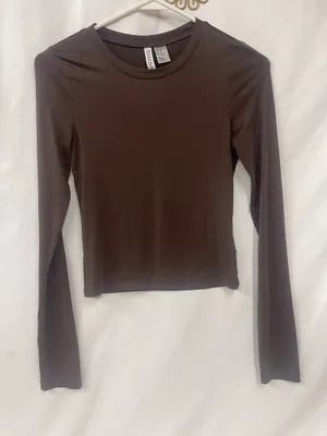 h and m top thumbnail 1
