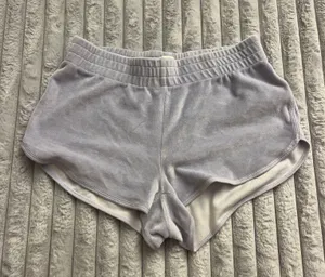 Aritzia Sunday Best Shorts thumbnail 1