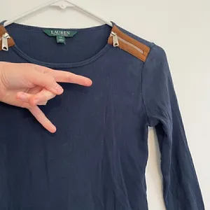 LAUREN RALPH LAUREN LRL Gacy Zip Shoulder Crew Navy Blue Long Sleeve Cotton Top thumbnail 7