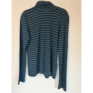 FAHERTY Turtleneck Top Green Navy Stripe Sz Small NEW thumbnail 4