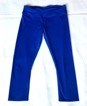 Fabletics Cropped Zippered Pocket Leggings thumbnail 1