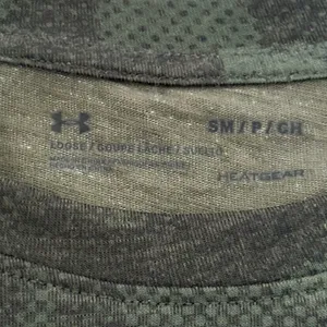 Under Armour Women's Heatgear Camo Shirt Small Loose Fit thumbnail 3