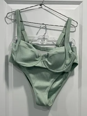 Cupshe Mint Green Ribbed Underwire Bikini Set thumbnail 1