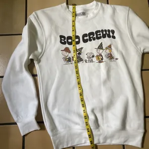 Peanuts Snoopy White Crew Neck Sweater S Halloween Boo Crew Witchy Pumpkin Patch thumbnail 7
