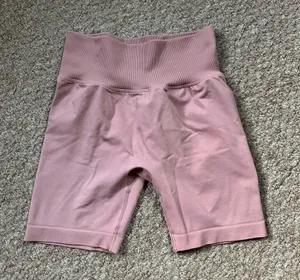 Scrunch Gym Shorts Pink Size M thumbnail 1