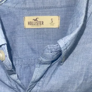 VTG Hollister Women’s Denim Shirt S Button Down Long Sleeve 35” Bust Slim Fit thumbnail 3