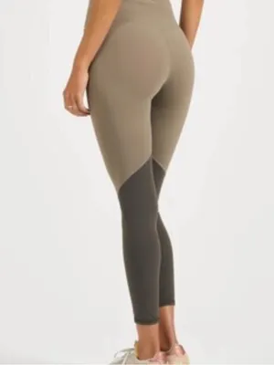 Vuori High Rise Colorblock Studio Leggings in Oregano Olive thumbnail 2