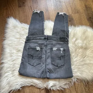 AMERICAN EAGLE Super Hi-Rise Jegging In Gray thumbnail 7