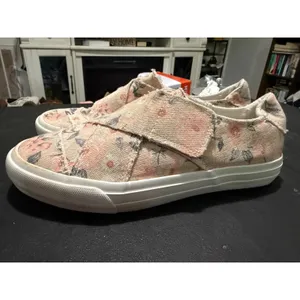 Gypsy Jazz Pink Floral‎ Sneaker in 9 NWOB thumbnail 2