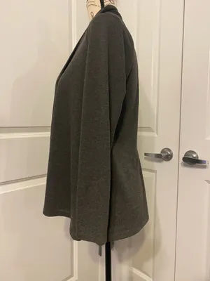 Open-Front Women’s Cardigan Sweater in Charcoal thumbnail 2