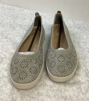 Easy Street Women Laser Cut Floral Perforated Slip On Comfort Flats Grey Size 11 thumbnail 1