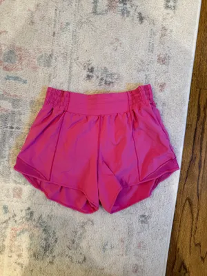 Lululemon Hotty Hot 4" Shorts thumbnail 2