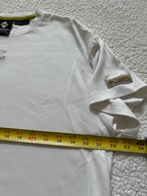 Columbia Sportswear White "Stop & Look" Embroidered Cropped Boxy T-Shirt M thumbnail 4