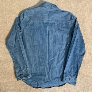 Abercrombie and Fitch Women's Blue Denim Button-up Long-sleeve Shirt - Size XS thumbnail 5