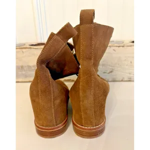 Source Unknown Suede Leather Boots Womens‎ Size 9 Brown Hidden Wedge Lace Up Cottagecore thumbnail 2