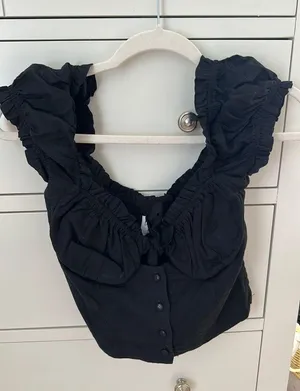 Princess Polly Top Crop Black thumbnail 1