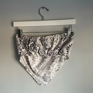 Bandana Top White Black Tube‎ Top Festival EDM Rave Party Country Concert size M thumbnail 2
