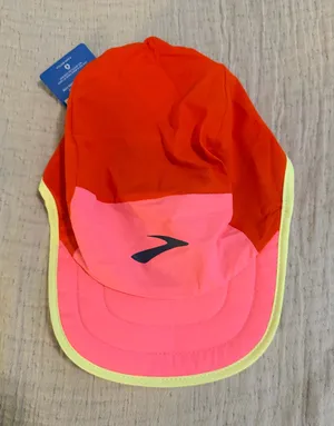 Brooks running hat NWT thumbnail 1