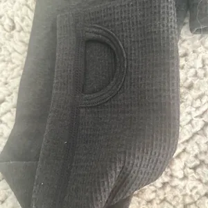 Gymshark Vital Seamless 2.0 crop with thumb holes size medium thumbnail 4