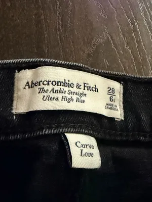 Abercrombie and Fitch Ankle Straight Ultra High Rise Curve Jeans thumbnail 3