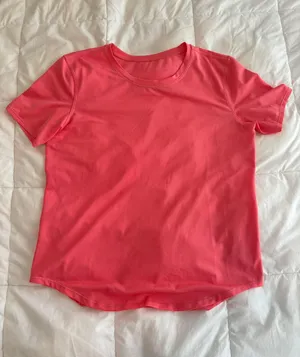 Lululemon T-Shirt thumbnail 1