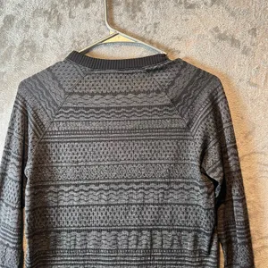Lululemon Rest Less Pullover Black White‎ Stretchy Top Women's Size 8 thumbnail 6