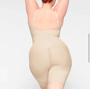 SKIMS Everyday Sculpting Scoop Neck Bodysuit thumbnail 2