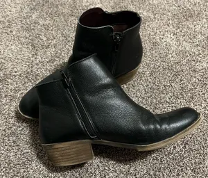 Black Ankle Booties with Side Zipper and Rounded Toe thumbnail 4