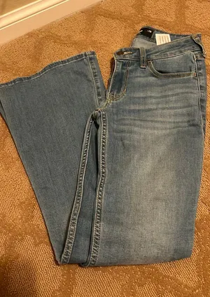 Hollister Low Rise Jeans thumbnail 3