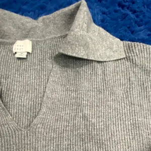 A New Day Ribbed Collared V Neck Cozy Gray Sweater Medium thumbnail 3