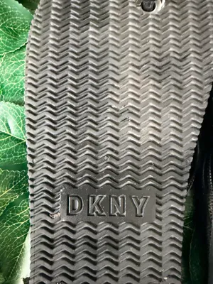 DKNY black leather flip flops #summer #designer thumbnail 3