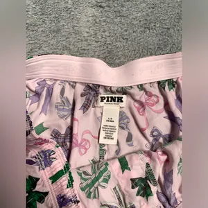 Pink Victoria’s Secret pajama lounge bow pattern Shorts large thumbnail 5
