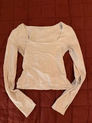 Brandy Melville John Galt grey longsleeve thumbnail 2