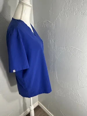 Figs Technical Collection V-Neck Scrub Top in Cobalt Blue thumbnail 8