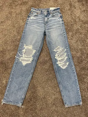 American Eagle Ripped Baggy High-Waisted Jeans thumbnail 1