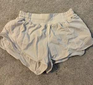 Lululemon Hotty Hot Shorts 2.5" Low-Rise thumbnail 1