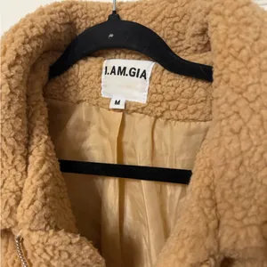 I AM GIA x REVOLVE Size Medium teddy Sherpa jacket‎ full zip thumbnail 6