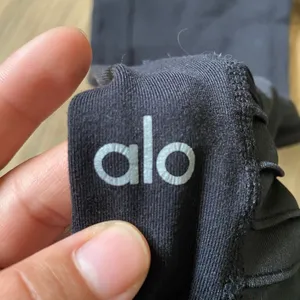 Alo Yoga High-Waist Moto Leggings Size M Black Glossy Faux Leather thumbnail 7