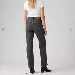 LEVI’S Ribcage Straight Jeans in Washed Black‎ size 24 thumbnail 3