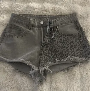 Shein Cheetah print jean shorts!! thumbnail 1