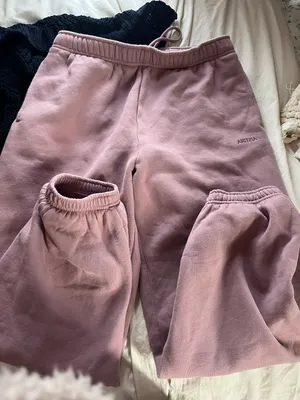 Aritzia Sweatpants thumbnail 1